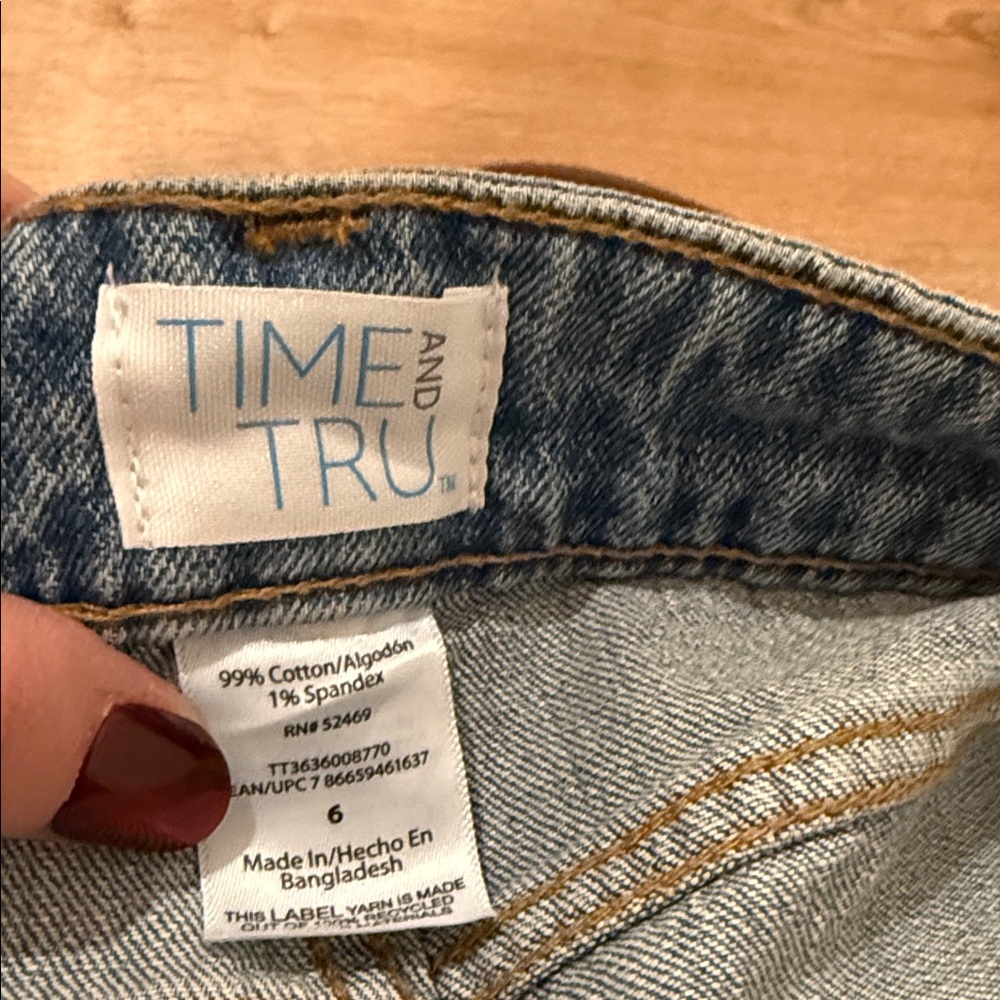 Time and Tru Light Blue Straight Leg Jeans - Picture 3 of 3